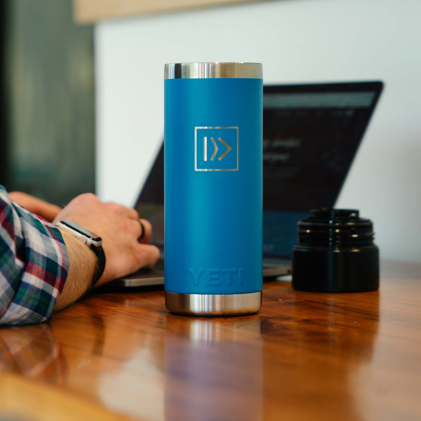 NAMB Brandmark Yeti Rambler Bottle (Blue)